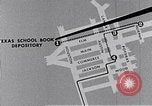 Standbild Lee Harvey Oswald Bewegungen in Dallas nach schleichst Präsident Kennedy Dallas Texas USA, 1964, aus Sekunde 21 historischem Filmmaterial Videoclip 65675037385