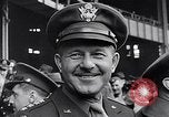 Immagine di Esercito contro Notre Dame New York United States USA, 1946, secondo 58 filmato di repertorio 65675037421