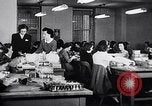 Image brûlant des billets de $1 Ottawa Ontario Canada, 1946, de la seconde 9 séquences d'archives historiques vidéo 65675037423