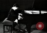 Standbild Richard Korbel New York City USA, 1945, aus Sekunde 45 historischem Filmmaterial Videoclip 65675037435