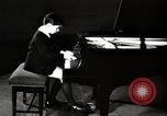 Standbild Richard Korbel New York City USA, 1945, aus Sekunde 48 historischem Filmmaterial Videoclip 65675037435