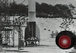 Standbild A-4 Raketenversuche im Schnee Peenemunde Deutschland, 1942, aus Sekunde 5 historischem Filmmaterial Videoclip 65675037444