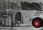 Standbild A-4 Raketenversuche im Schnee Peenemunde Deutschland, 1942, aus Sekunde 17 historischem Filmmaterial Videoclip 65675037444