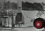 Standbild A-4 Raketenversuche im Schnee Peenemunde Deutschland, 1942, aus Sekunde 18 historischem Filmmaterial Videoclip 65675037444