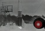 Standbild A-4 Raketenversuche im Schnee Peenemunde Deutschland, 1942, aus Sekunde 20 historischem Filmmaterial Videoclip 65675037444