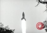 Standbild Deutsche V-2 Rakete gestartet in einem Wald Blizna Polen, 1944, aus Sekunde 9 historischem Filmmaterial Videoclip 65675037460