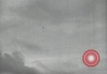 Standbild Raketenstart A-5 und Fallschirm Greifswalder Oie Deutschland, 1940, aus Sekunde 30 historischem Filmmaterial Videoclip 65675037472