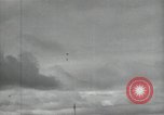 Standbild Raketenstart A-5 und Fallschirm Greifswalder Oie Deutschland, 1940, aus Sekunde 33 historischem Filmmaterial Videoclip 65675037472