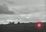 Standbild Raketenstart A-5 und Fallschirm Greifswalder Oie Deutschland, 1940, aus Sekunde 37 historischem Filmmaterial Videoclip 65675037472