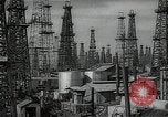 Standbild Öl Kräne Huntington Beach California USA, 1938, aus Sekunde 3 historischem Filmmaterial Videoclip 65675037515