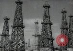 Standbild Öl Kräne Huntington Beach California USA, 1938, aus Sekunde 4 historischem Filmmaterial Videoclip 65675037515