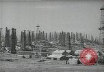 Standbild Öl Kräne Huntington Beach California USA, 1938, aus Sekunde 8 historischem Filmmaterial Videoclip 65675037515