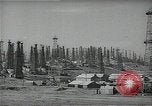 Standbild Öl Kräne Huntington Beach California USA, 1938, aus Sekunde 11 historischem Filmmaterial Videoclip 65675037515