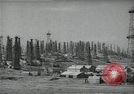 Standbild Öl Kräne Huntington Beach California USA, 1938, aus Sekunde 16 historischem Filmmaterial Videoclip 65675037515