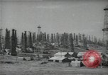 Standbild Öl Kräne Huntington Beach California USA, 1938, aus Sekunde 18 historischem Filmmaterial Videoclip 65675037515