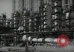 Standbild Richfield company Raffinerie Watson California USA, 1938, aus Sekunde 17 historischem Filmmaterial Videoclip 65675037516