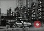 Standbild Richfield company Raffinerie Watson California USA, 1938, aus Sekunde 20 historischem Filmmaterial Videoclip 65675037516