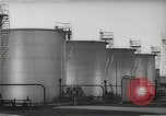Standbild Richfield company Raffinerie Watson California USA, 1938, aus Sekunde 31 historischem Filmmaterial Videoclip 65675037516