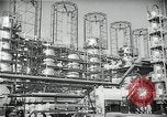Standbild Richfield company Raffinerie Watson California USA, 1938, aus Sekunde 46 historischem Filmmaterial Videoclip 65675037516