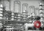 Standbild Richfield company Raffinerie Watson California USA, 1938, aus Sekunde 48 historischem Filmmaterial Videoclip 65675037516