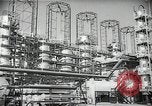 Standbild Richfield company Raffinerie Watson California USA, 1938, aus Sekunde 55 historischem Filmmaterial Videoclip 65675037516
