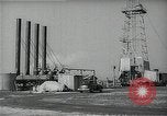 Standbild Wildcat Ölfeld Watson California USA, 1938, aus Sekunde 12 historischem Filmmaterial Videoclip 65675037519