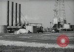 Standbild Wildcat Ölfeld Watson California USA, 1938, aus Sekunde 14 historischem Filmmaterial Videoclip 65675037519