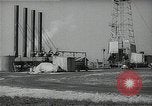 Standbild Wildcat Ölfeld Watson California USA, 1938, aus Sekunde 34 historischem Filmmaterial Videoclip 65675037519