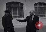 Image Warden et Officersl Alcatraz island California USA, 1947, de la seconde 9 séquences d'archives historiques vidéo 65675037522