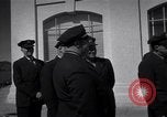 Image Warden et Officersl Alcatraz island California USA, 1947, de la seconde 13 séquences d'archives historiques vidéo 65675037522