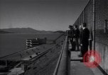 Image Warden et Officersl Alcatraz island California USA, 1947, de la seconde 50 séquences d'archives historiques vidéo 65675037522