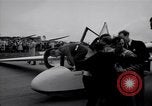 Image Le prince Philip duc d'Édimbourg au British National planeur Championships Hampshire Angleterre, 1967, de la seconde 5 séquences d'archives historiques vidéo 65675037537