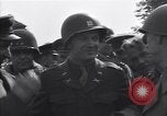Image Le Lieutenant-général Courtney H Hodges Torgau Allemagne, 1945, de la seconde 21 séquences d'archives historiques vidéo 65675037538