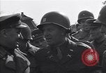 Image Le Lieutenant-général Courtney H Hodges Torgau Allemagne, 1945, de la seconde 29 séquences d'archives historiques vidéo 65675037538