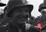Image Le Lieutenant-général Courtney H Hodges Torgau Allemagne, 1945, de la seconde 30 séquences d'archives historiques vidéo 65675037538
