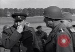Image Le Lieutenant-général Courtney H Hodges Torgau Allemagne, 1945, de la seconde 39 séquences d'archives historiques vidéo 65675037538