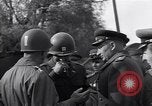 Image Le Lieutenant-général Courtney H Hodges Torgau Allemagne, 1945, de la seconde 56 séquences d'archives historiques vidéo 65675037538