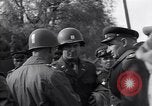Image Le Lieutenant-général Courtney H Hodges Torgau Allemagne, 1945, de la seconde 58 séquences d'archives historiques vidéo 65675037538