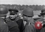 Image Le Lieutenant-général Courtney H Hodges Torgau Allemagne, 1945, de la seconde 59 séquences d'archives historiques vidéo 65675037538
