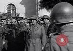Image général Courtney Hodges Torgau Allemagne, 1945, de la seconde 43 séquences d'archives historiques vidéo 65675037539