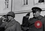 Image général Courtney Hodges Torgau Allemagne, 1945, de la seconde 48 séquences d'archives historiques vidéo 65675037539