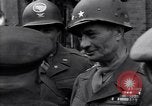 Immagine di Il Maggiore Generale Terry Allen Delitzsch Germania, 1945, secondo 51 filmato di repertorio 65675037542