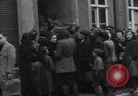 Immagine di Civili tedesco Delitzsch Germania, 1945, secondo 1 filmato di repertorio 65675037544