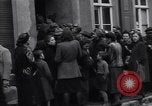 Immagine di Civili tedesco Delitzsch Germania, 1945, secondo 4 filmato di repertorio 65675037544