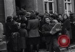 Immagine di Civili tedesco Delitzsch Germania, 1945, secondo 6 filmato di repertorio 65675037544