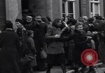 Immagine di Civili tedesco Delitzsch Germania, 1945, secondo 14 filmato di repertorio 65675037544