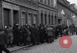 Immagine di Civili tedesco Delitzsch Germania, 1945, secondo 28 filmato di repertorio 65675037544