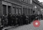 Immagine di Civili tedesco Delitzsch Germania, 1945, secondo 29 filmato di repertorio 65675037544