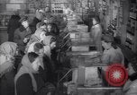 Immagine di Kreschatik negozio di alimentari Kiev Ucraina, 1947, secondo 45 filmato di repertorio 65675037546