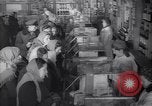 Immagine di Kreschatik negozio di alimentari Kiev Ucraina, 1947, secondo 47 filmato di repertorio 65675037546